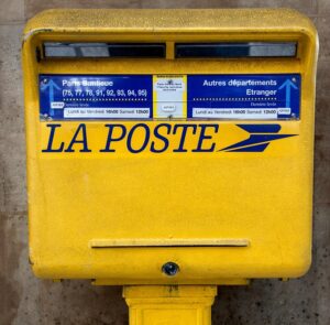 Cyberattaque contre La Poste : livraisons ralenties à quelques jours de Noël